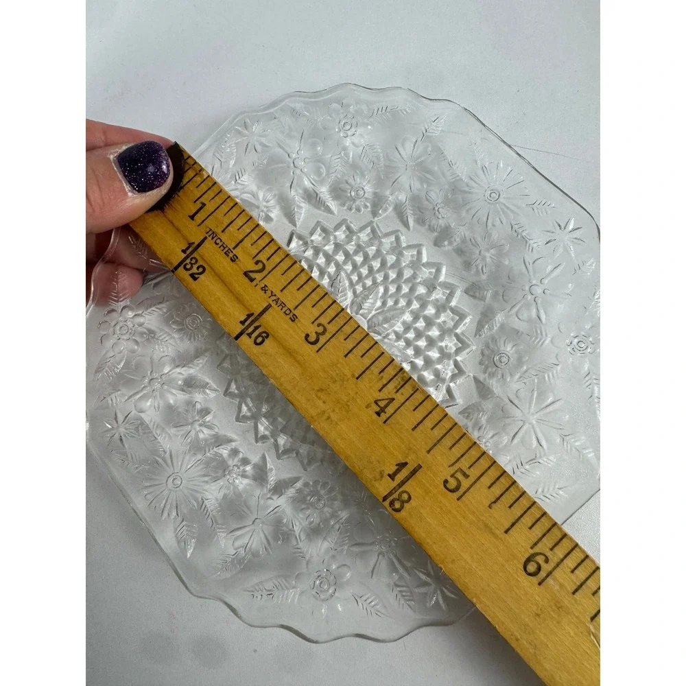 Vintage Clear Pressed Glass Floral Starburst Scalloped 6 Inch Plates Set of 4